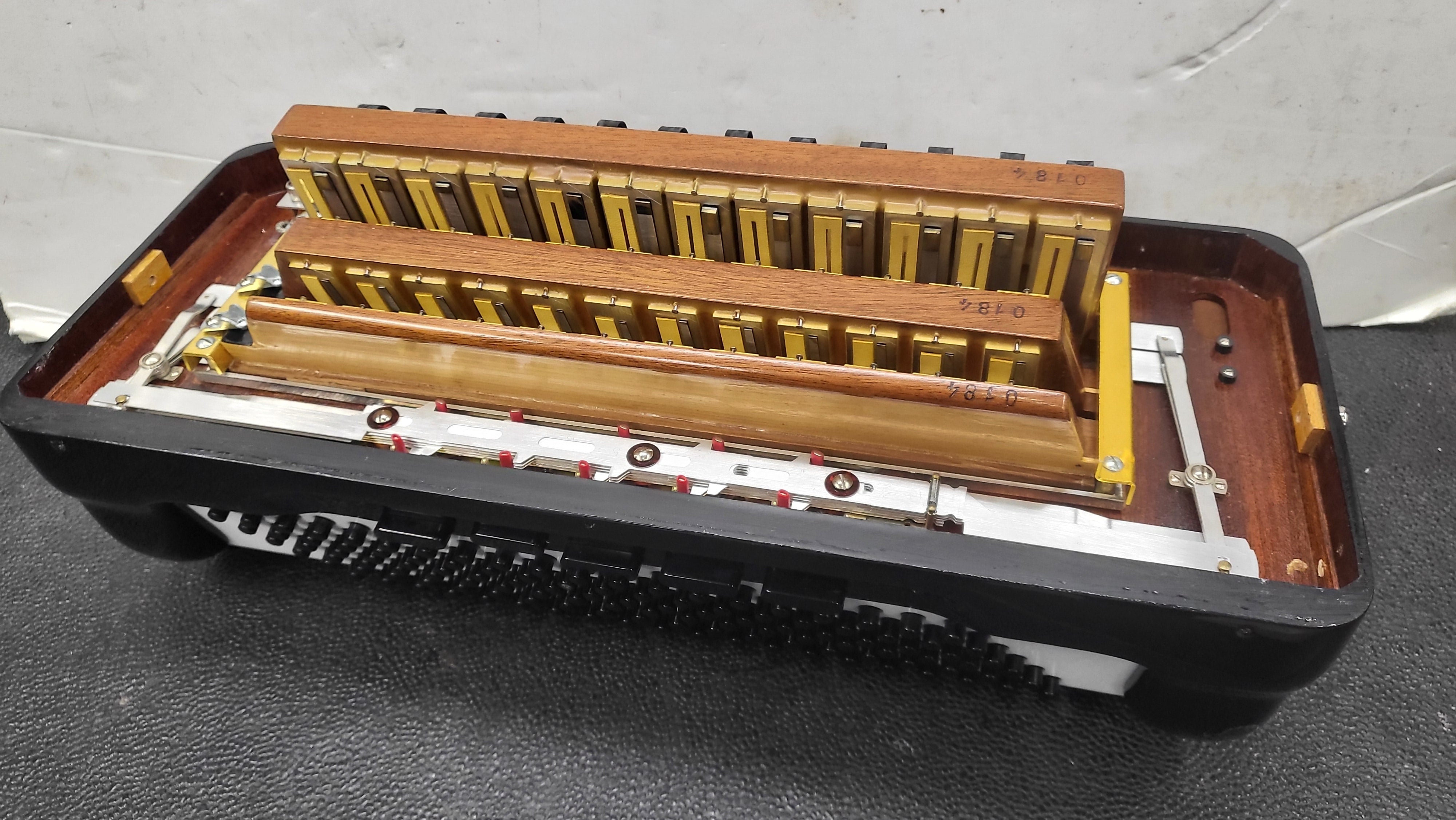 petosa AM-1400 (19 1/4" LMMH)