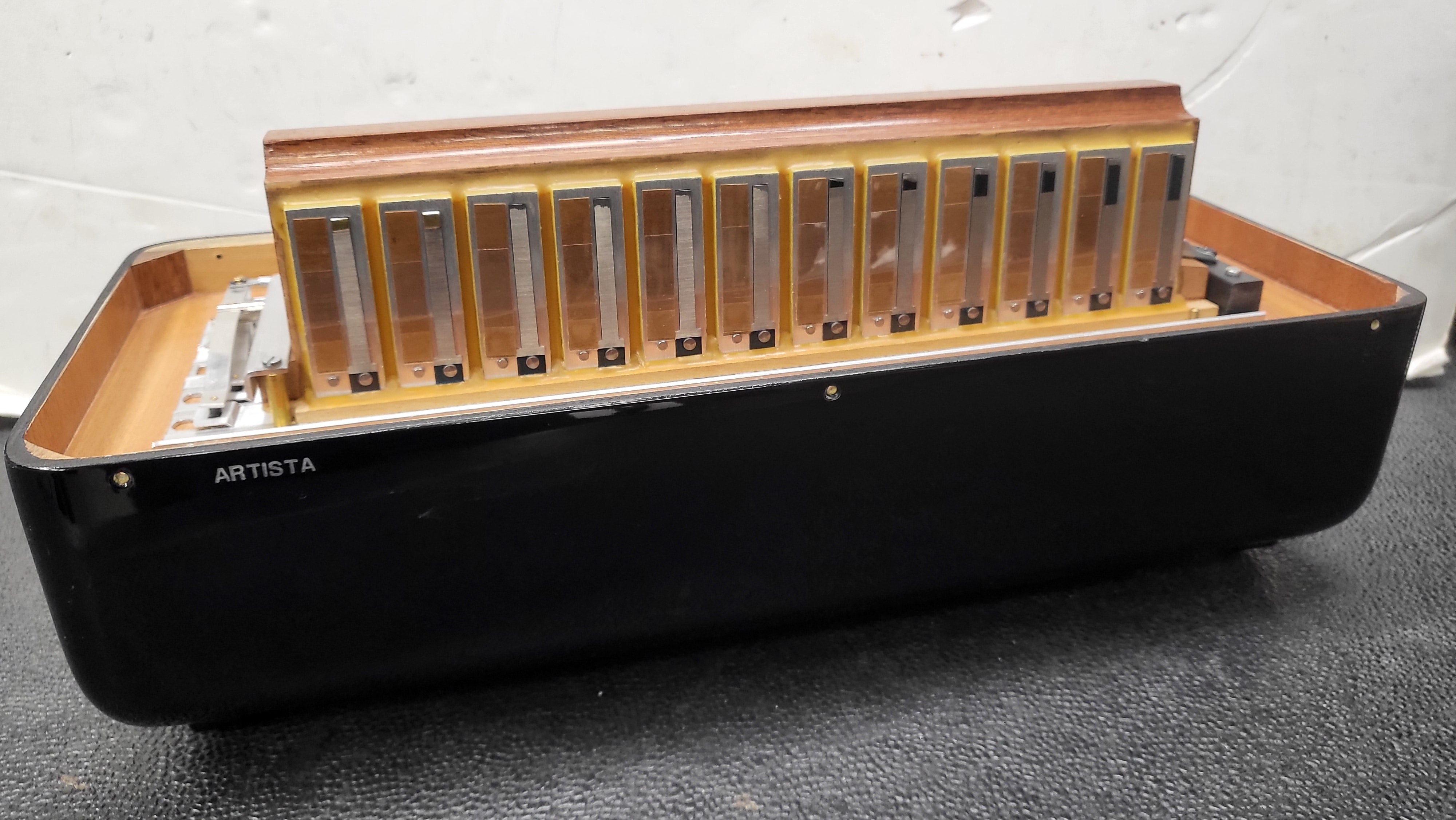 petosa Artista (37/96 LMMH)